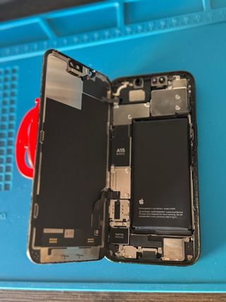 Cambio Batería iPhone 12 / 12 Pro