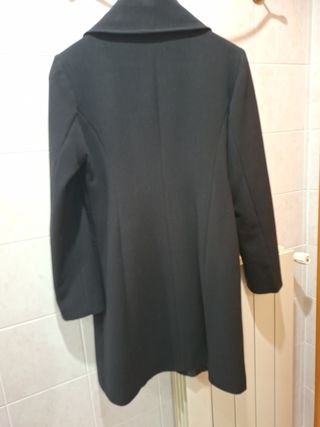 Cappotto nero 3/4 con alamaro e bottoni