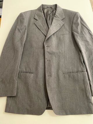 Traje de hombre gris
