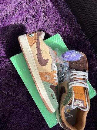 Zapatillas Jordan Marrones y Naranjas