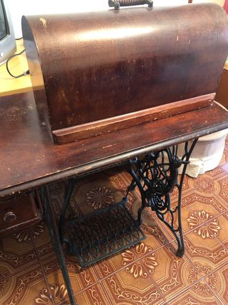 Máquina de coser Singer antigua