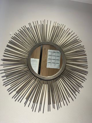 Specchio da sole in rattan beige e marrone