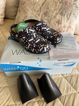 Zuecos Nursing Care Wash Go Estampado Médico