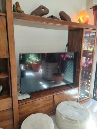 Mueble de comedor con 2 vitrinas.