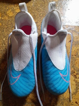 Botas de fútbol Nike Phantom GX (niñ@s)con tacos