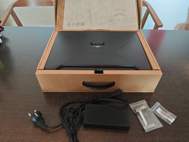Portátil ASUS TUF, MODEL: FX506L