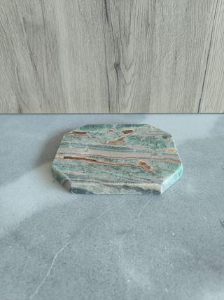 Peana en piedra natural.
