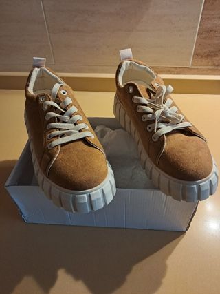 Zapatos casuales marrones