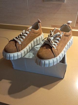 Zapatos casuales marrones