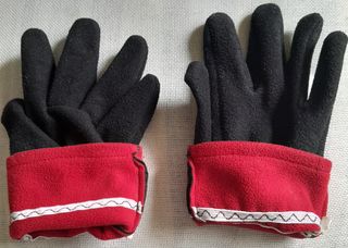 Guantes Quechua Negro y Rojo