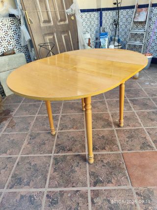 Mesa redonda extensible de madera