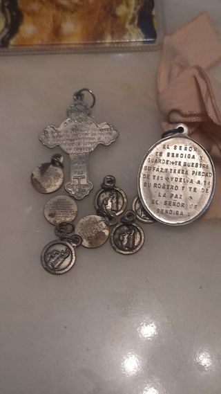 Lote San Francisco: Cruz y Medallas y Novenas.