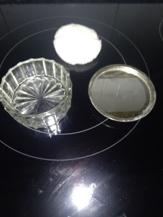 Caja de cristal decorada