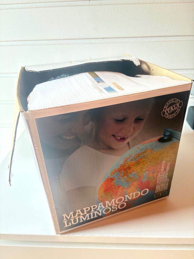 Globo terráqueo educativo (en català)