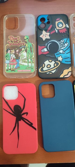 Custodie varie per iPhone 12
