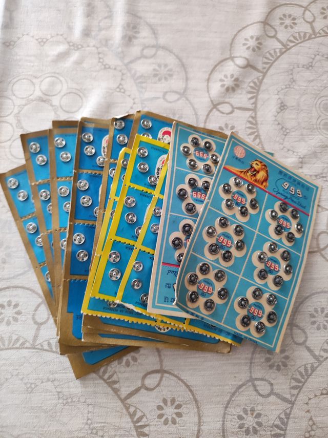 500 Botones Metálicos Plateados