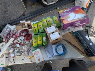 Lotto materiale elettrico LED faretti elettronica