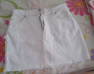 Falda vaquera Bershka blanca