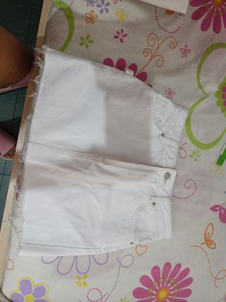 Falda vaquera Bershka blanca