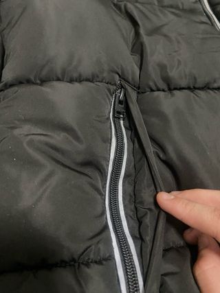 Puffer Bershka Negro con Capucha