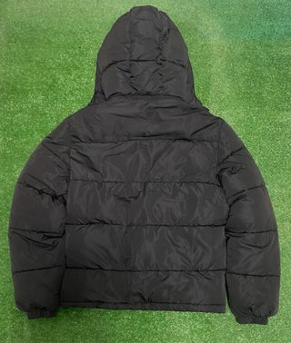 Puffer Bershka Negro con Capucha