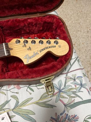 Guitarra Eléctrica Fender Stratocaster