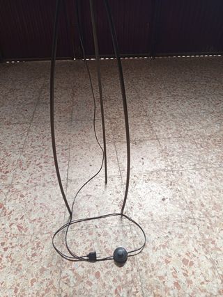 Lampara de pie con tulipa