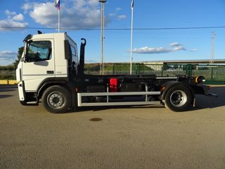 Volvo FM 330 - GANCHO