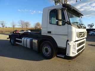 Volvo FM 330 - GANCHO