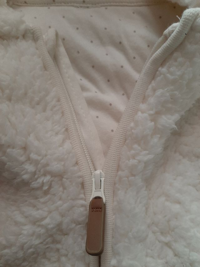 Pack :Buzo oso polar y regalos...