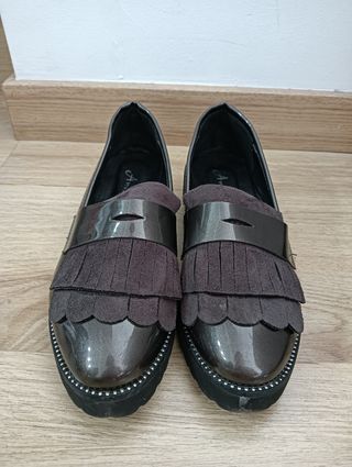Zapatos con flecos