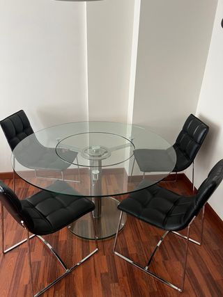 Mesa redonda cristal y 4 sillas negras
