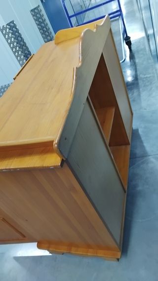 Cómoda de madera de pino