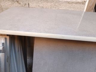 Peldaños beige antideslizantes nuevos