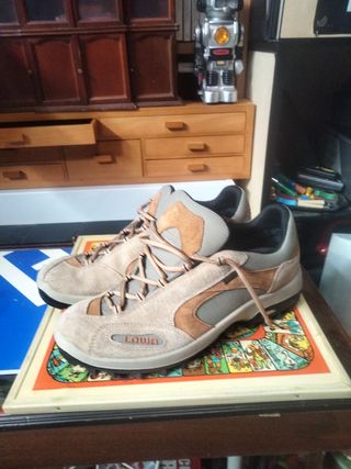 Zapatillas Lowa Trail Gore-Tex Beige