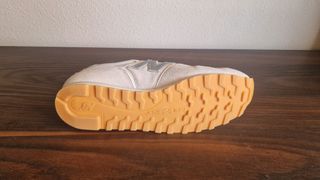 Zapatillas New Balance 373 Beige