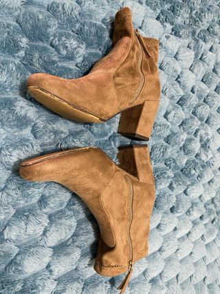 Botines tacón beige talla 36