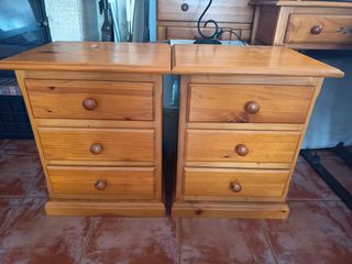 Comodino in legno
