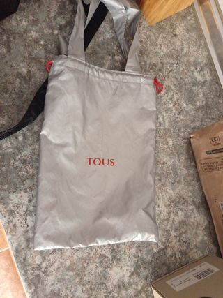 Bolso bandolera Tous rojo con bolsa para guardarlo