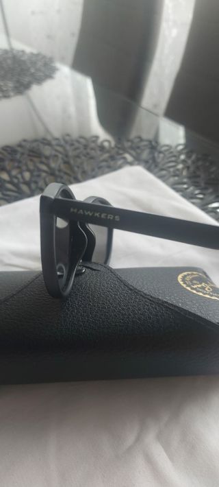 Gafas de sol negras y grises