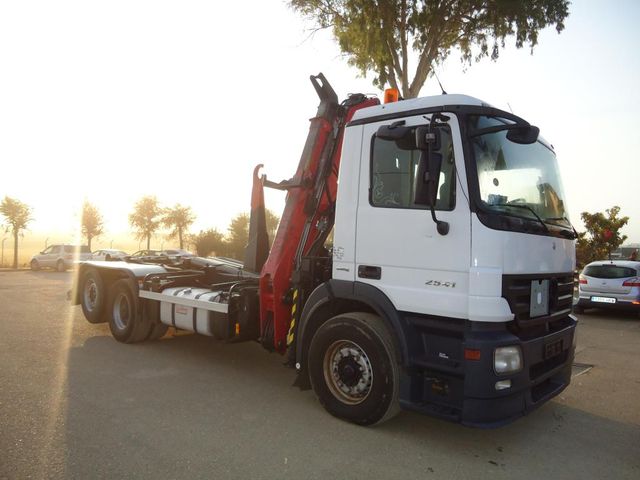 Mercedes-Benz ACTROS 25 41-GANCHO+GRUA