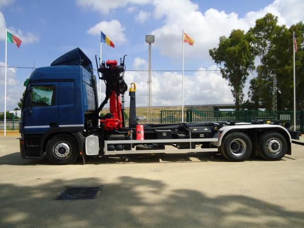Mercedes-Benz ACTROS 2544 - GANCHO+GRUA