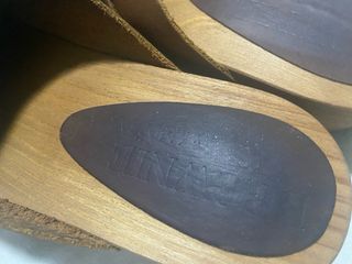 Zuecos de cuero y madera para mujer
