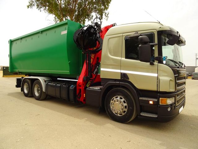 SCANIA P 420 - GANCHO + GRUA