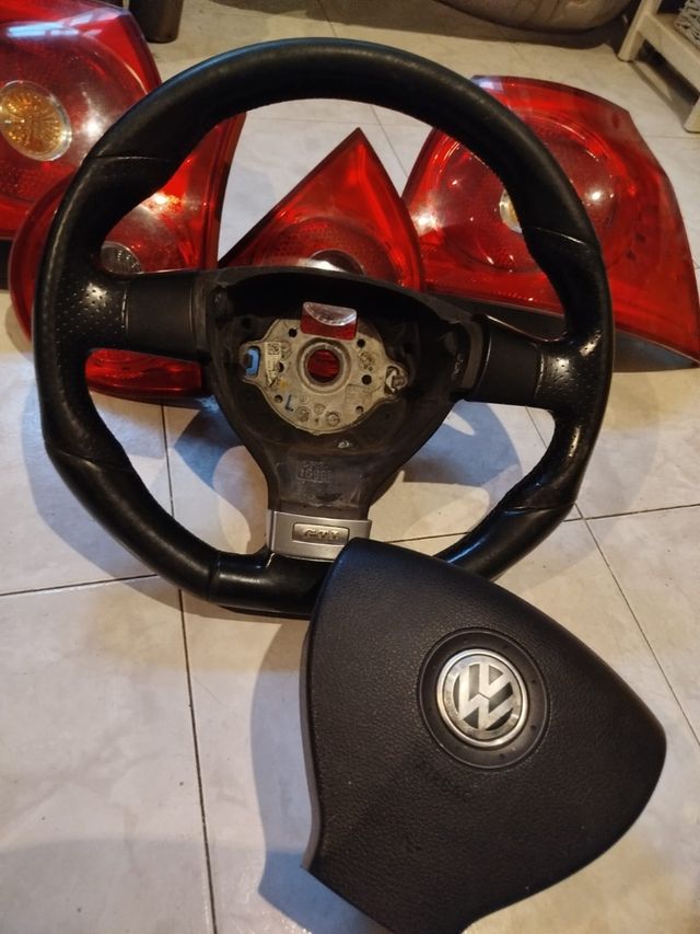 Volante GTI mk5,Radio original,Faros traseros etc.
