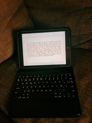 Apple iPad 5a Gen WiFi 32GB Plata