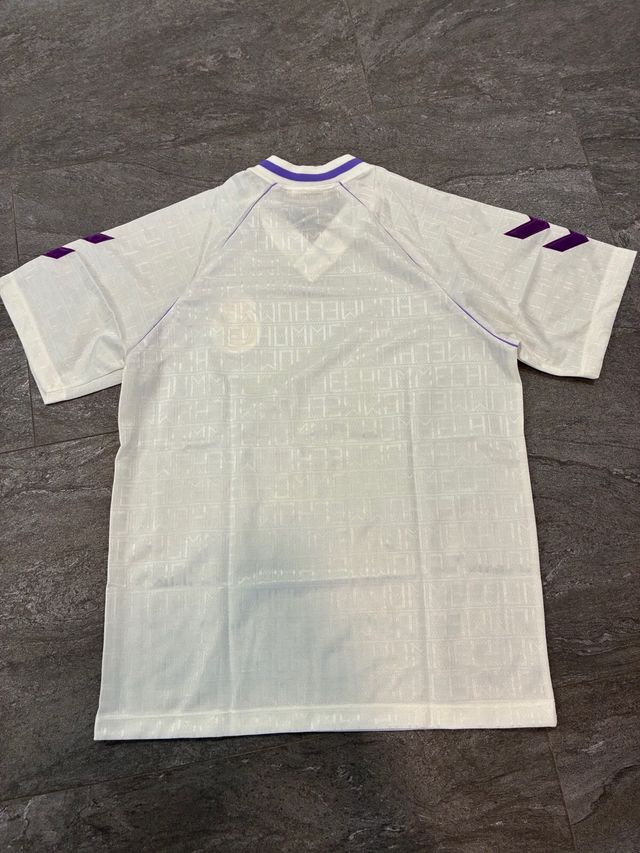 Camiseta Hummel Real Madrid Talla M