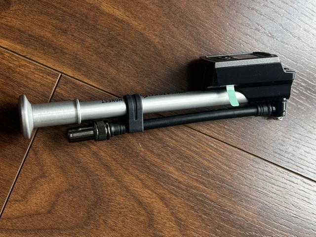 Bomba Suspensión DIGITAL  Blackburn Honest