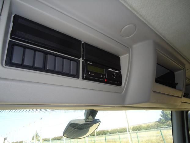 Volvo FL 240 - CAMIONES GRUAS