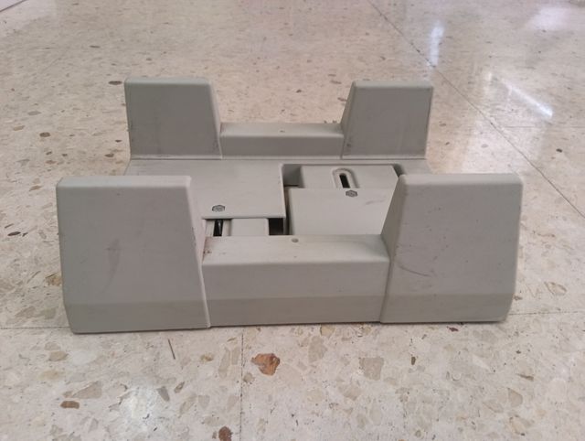 Pie para torre PC beige